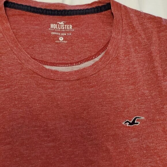 Hollister Mare Wash Red Rolled Hem Tee- Size M- 100٪ Cotton - Picture 4 of 5